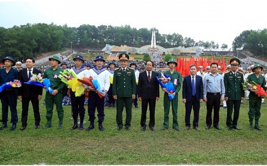 Thành phố Cảng rộn ràng ngày hội tòng quân