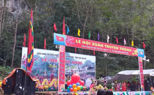 Đặc sắc lễ hội chùa Hang Định Hóa (Thái Nguyên)