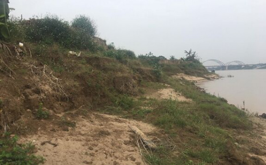 Sạt lở nghiêm trọng do nạn hút cát trái phép