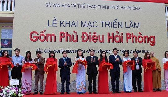 Hải Phòng: Khai mạc Triển lãm Gốm phù điêu