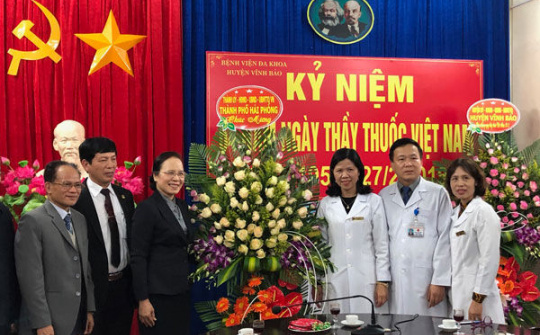 Hải Phòng: Phó Bí thư TT Thành ủy thăm, tặng quà nhân Ngày Thầy thuốc Việt Nam