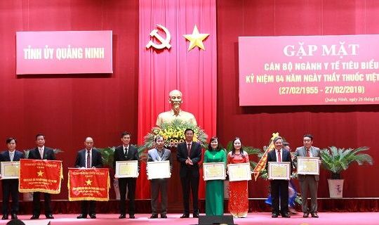 Quảng Ninh: Gặp mặt cán bộ y tế tiêu biểu nhân Ngày Thầy thuốc Việt Nam