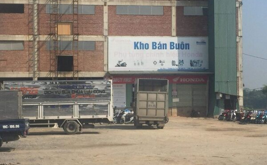 Phú Thọ: Trung tâm thương mại trở thành kho chứa hàng?