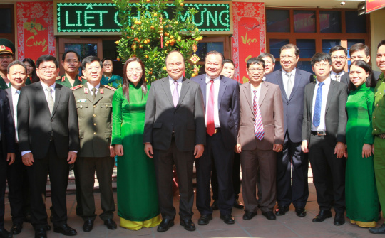 Thủ tướng Nguyễn Xuân Phúc chúc Tết lực lượng vũ trang Đà Nẵng