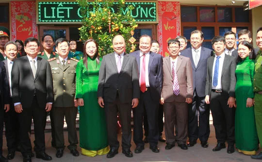 Thủ tướng Nguyễn Xuân Phúc chúc Tết lực lượng vũ trang Đà Nẵng
