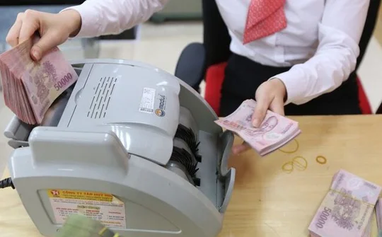 Sau gần thập kỷ, Việt Nam tính giảm dự trữ bắt buộc cho lượng tiền lớn 