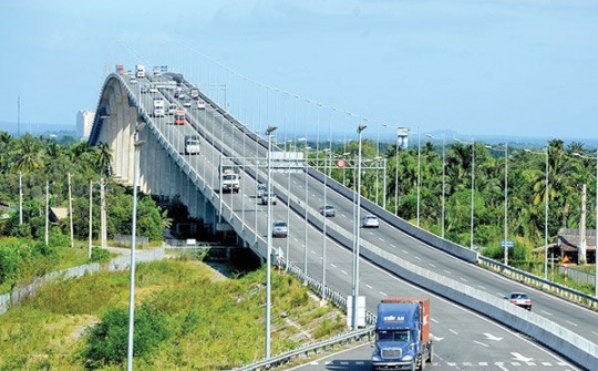 Tập trung phát triển kết cấu hạ tầng giao thông đồng bộ