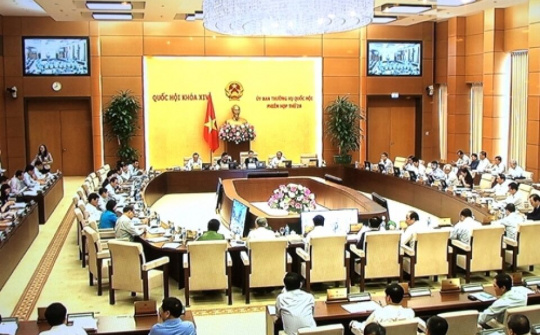 UBTVQH xem xét, thông qua các Nghị quyết về công tác tổ chức, cán bộ