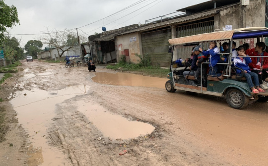 Thanh Hóa: Đường vào Trúc Lâm, Phú Lâm (Tĩnh Gia) hư hỏng nặng - Trách nhiệm thuộc về ai?