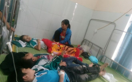 Ngộ độc sữa Fami Kid: Nhiều phụ huynh lo lắng