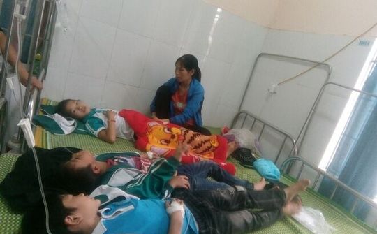 Ngộ độc sữa Fami Kid: Nhiều phụ huynh lo lắng