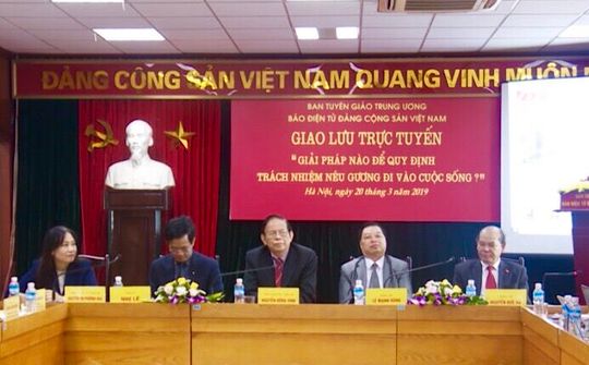 Cán bộ, đảng viên nếu thấy không xứng đáng thì nên từ chức