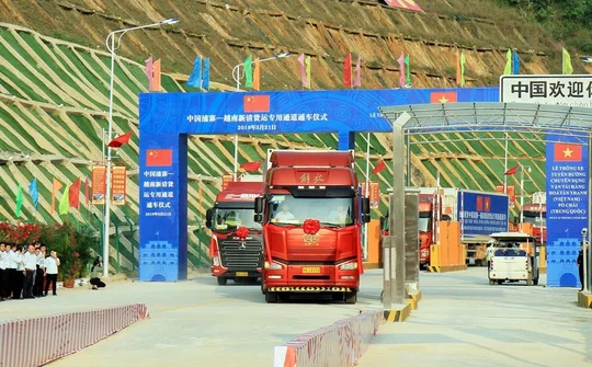 Thông xe đường chuyên dụng vận tải hàng hóa Cửa khẩu Tân Thanh (Việt Nam) - Pò Chài (Trung Quốc)