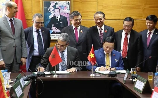 Việt Nam, Morocco ký kết nhiều văn kiện hợp tác song phương