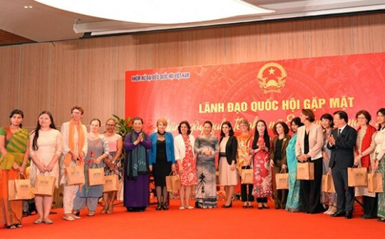 Phụ nữ Việt Nam giữ vai trò quan trọng trong công cuộc đổi mới, phát triển đất nước