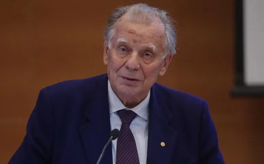 Nhà khoa học người Nga từng đoạt giải Nobel qua đời