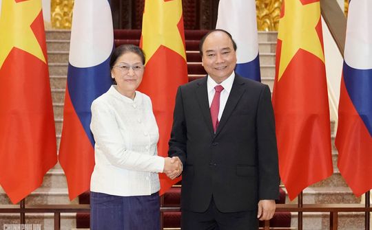 Thủ tướng tiếp Chủ tịch Quốc hội Lào Pany Yathotou