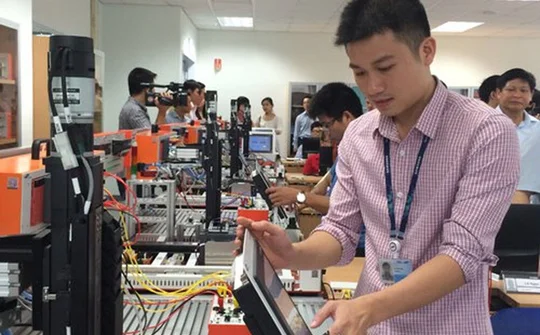 ‘Hiến kế’ phát triển nhân lực trình độ cao, chất lượng cao: Nhà trường và doanh nghiệp đều cần thay đổi tư duy