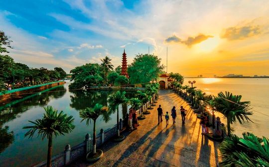 Chùa Trấn Quốc trong Top 10 ngôi chùa có cảnh đẹp "không thể tin được"