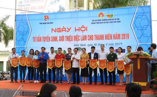 Thái Bình: Tưng bừng Ngày hội Tư vấn tuyển sinh, giới thiệu việc làm