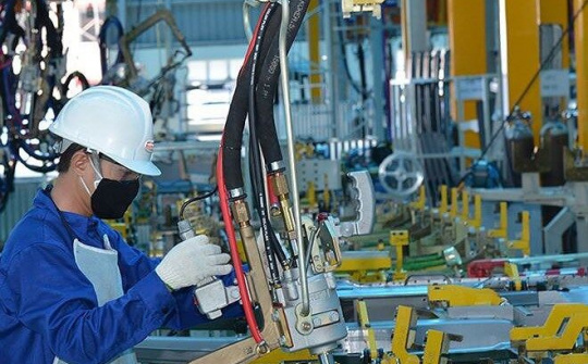 ADB: Thế giới bất ổn và vấn đề tăng trưởng kinh tế của Việt Nam