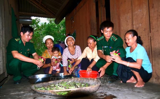 Tặng 4 công trình nước sạch cho đồng bào Tây Nguyên