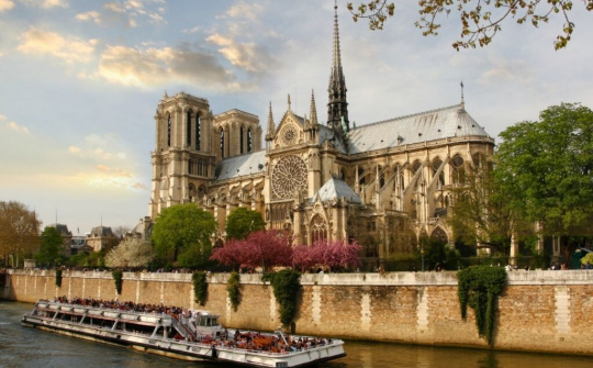 Những báu vật bên trong Nhà thờ Đức Bà Paris