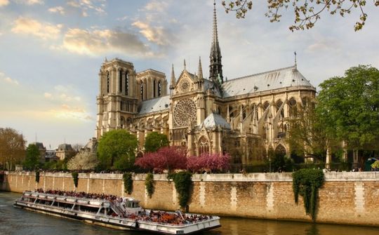 Những báu vật bên trong Nhà thờ Đức Bà Paris