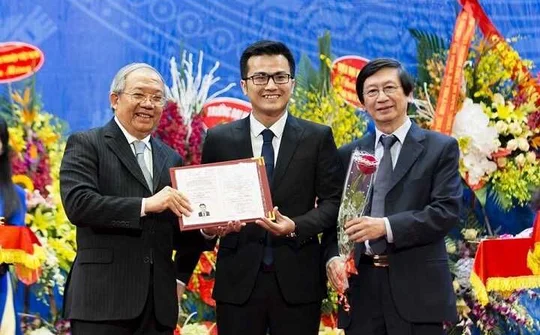PGS Trần Xuân Bách được bổ nhiệm Giáo sư Đại học danh tiếng ở Mỹ