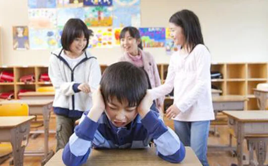 Bạo lực học đường: Kinh nghiệm quốc tế và giải pháp mới của Việt Nam