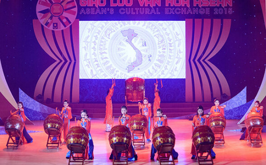 Giao lưu văn hóa là cây cầu lớn nối Việt Nam với quốc tế
