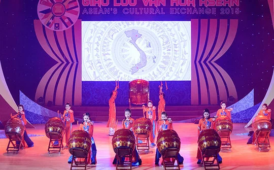 Giao lưu văn hóa là cây cầu lớn nối Việt Nam với quốc tế