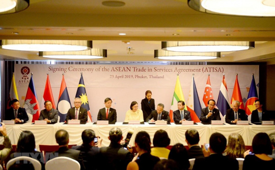 ASEAN ký kết hai văn kiện kinh tế quan trọng