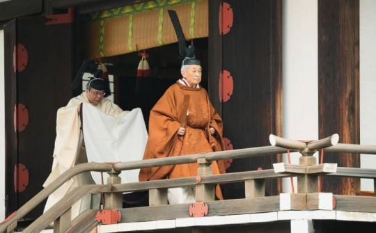 Nhật hoàng Akihito chính thức thoái vị