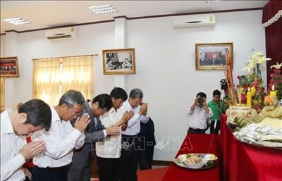 Long trọng lễ Giỗ tổ Hùng Vương tại Lào
