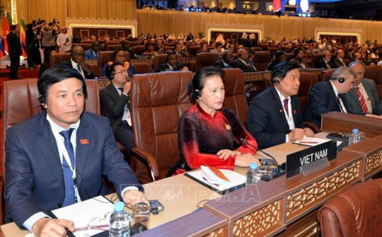 Chủ tịch Quốc hội dự phiên khai mạc IPU -140