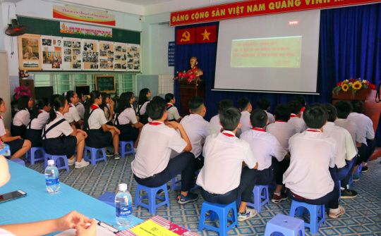 "Công trình măng non" giúp các em học lịch sử qua phim ảnh