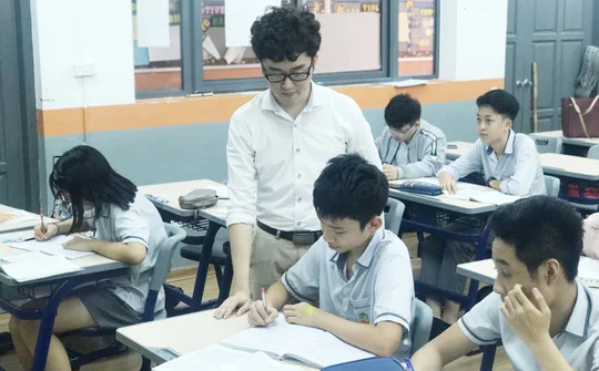 Thầy giáo trẻ vượt lên số phận bằng đam mê môn Lịch Sử