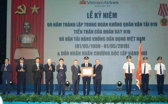Thủ tướng mong muốn Vietnam Airlines sớm trở thành hãng hàng không 5 sao