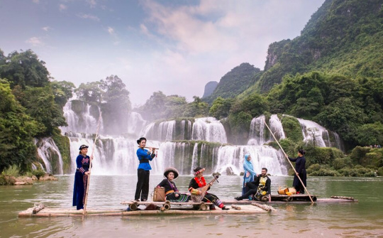 Lên Cao Bằng khám phá vẻ đẹp hữu tình của vùng đất biên cương