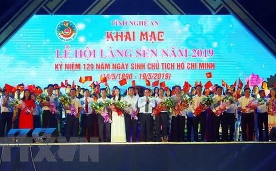 Khai mạc lễ hội Làng Sen 2019