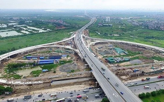 Gần 200 doanh nghiệp trong và ngoài nước quan tâm dự án đường bộ cao tốc Bắc-Nam