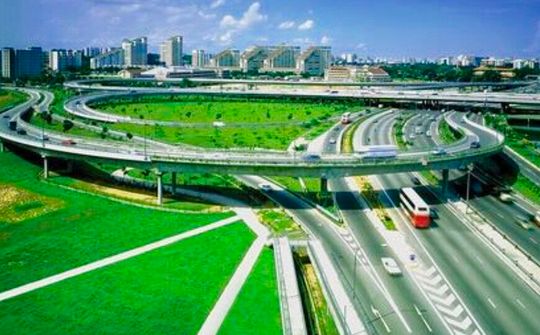 Tăng trưởng kinh tế và ‘cú hích’ hạ tầng