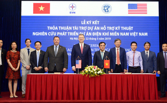 Hoa Kỳ tài trợ trên 1,4 triệu USD phát triển điện khí miền Nam