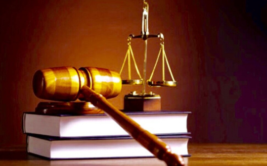 Sự tha hóa quyền lực và con dốc đặc quyền đặc lợi