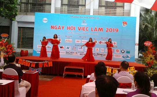 Ngày hội việc làm Đại học Điện lực 2019