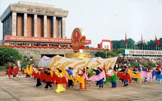 Không được diễn giải lịch sử một cách tùy tiện