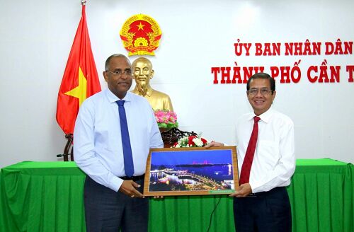 Bờ Biển Ngà mong muốn tăng cường hợp tác với Cần Thơ trong lĩnh vực nông nghiệp