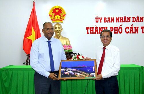 Bờ Biển Ngà mong muốn tăng cường hợp tác với Cần Thơ trong lĩnh vực nông nghiệp