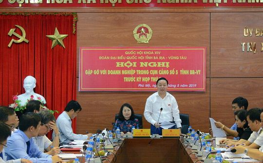 Bộ trưởng Bộ Tài nguyên và Môi trường tiếp xúc doanh nghiệp cụm cảng số 5